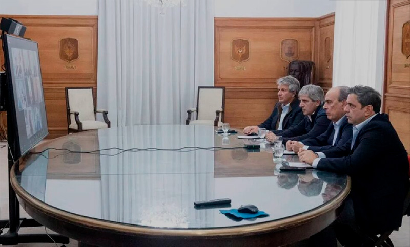 Francos y Caputo buscaron adhesión entre los gobernadores al plan «dólar colchón»
