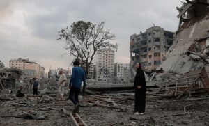 Se agudiza la guerra en Franja de Gaza, nuevas definiciones de candidaturas presidenciales en Bolivia y superdomingo electoral en Europa