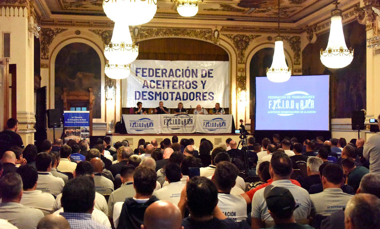Sindicatos avanzan en un frente contra la política del Gobierno: «Tenemos que salir a dar batalla»