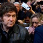 Milei minimizó acusaciones de campaña sucia y dijo que Macri «está hecho un llorón» y «parece de cristal»