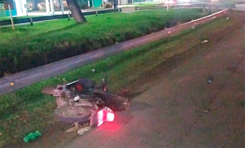 Choque fatal entre dos motos en Granadero Baigorria: un muerto, un herido y un conductor que se fugó