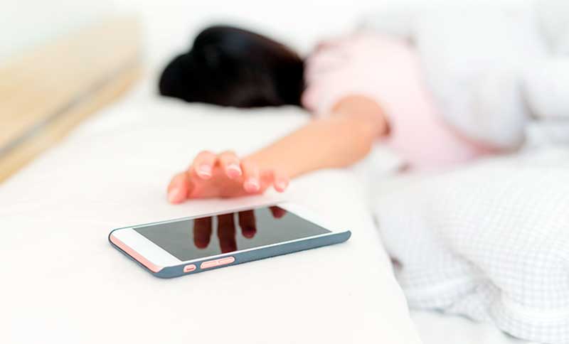 Cada vez más jóvenes están hartos de permanecer «pegados» al celular