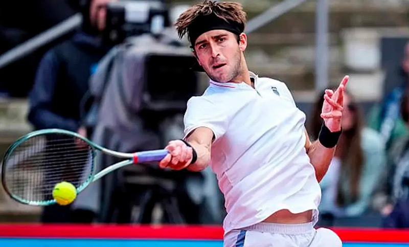 Tomás Etcheverry eliminó al cuatro del mundo en un torneo ATP 500 de Alemania