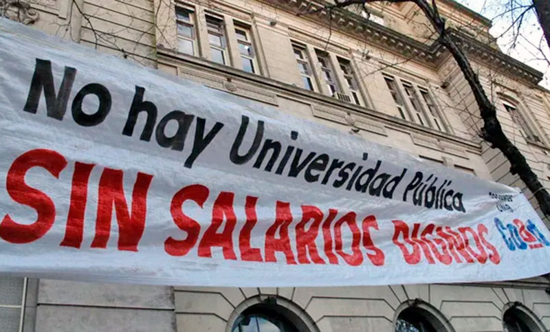 Docentes de la UNR se suman al paro universitario de 48 horas de este jueves y viernes