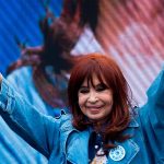 Cristina Kirchner, a la militancia: «Pueden encerrarme, pero no van a poder encerrar al pueblo»