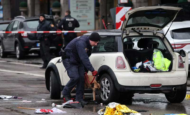 Conductor atropelló a una multitud en Alemania: dejó a varios heridos