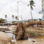 El huracán Erick toca tierra como categoría 3 en las costa mexicana de Oaxaca con vientos de hasta 250 kilómetros por hora