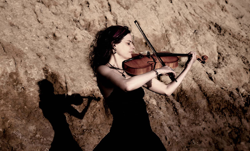 Amy Münchgesang lanzó el single Las vueltas de la vida: «Tiene sus raíces en el tango»