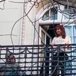 Cristina Fernández salió al balcón a agradecer el apoyo y saludar a la militancia