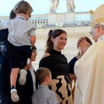 El Papa exhorta a la Iglesia a salir al encuentro de las familias alejadas de la fe
