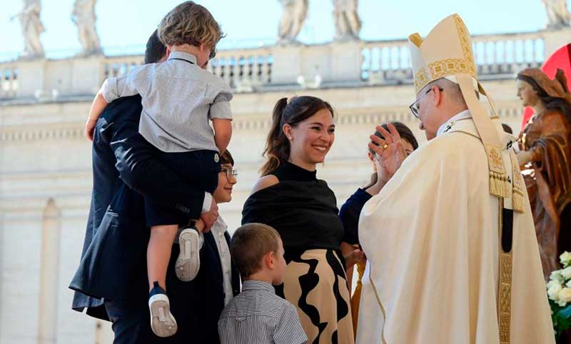 El Papa exhorta a la Iglesia a salir al encuentro de las familias alejadas de la fe