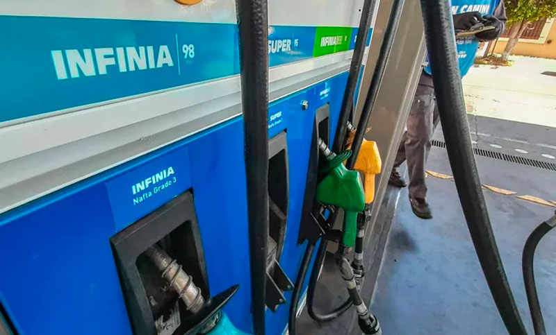 Puma aumentó sus combustibles y Shell se prepara para dar el mismo paso: ¿qué hará YPF?