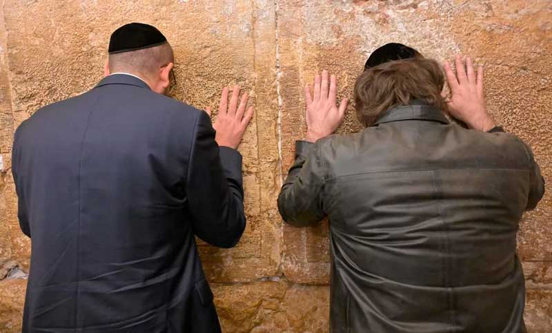 Milei llegó a Israel y volvió al Muro de los Lamentos