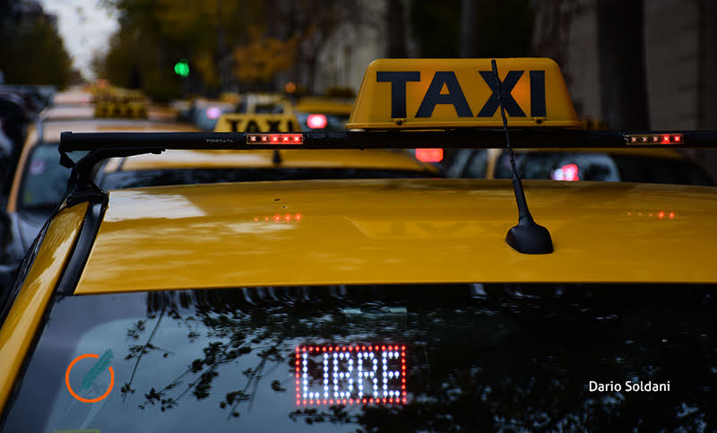 Los taxis rosarinos ya funcionan con la modalidad oferta-demanda: la tarifa podrá pagarse hasta un 35% menos
