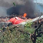 Tragedia en India: se estrelló un avión poco después de despegar con 242 personas a bordo