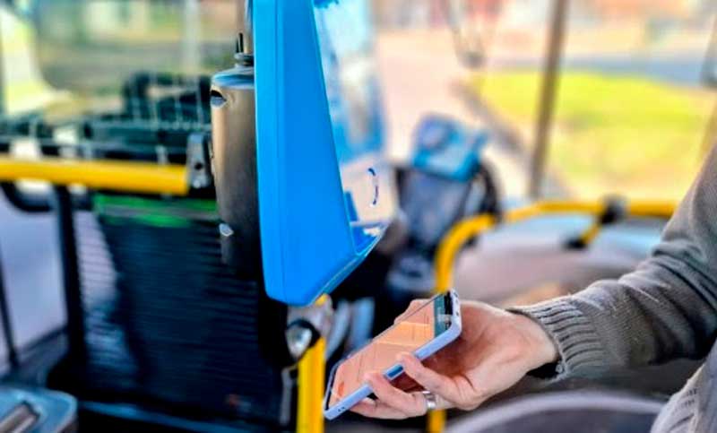 Rosario implementó el pago con tarjeta de crédito, débito y QR para viajar en colectivo