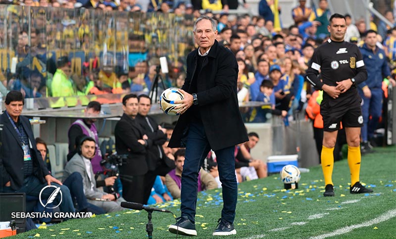 Holan: «Este va a ser un torneo durísimo y nosotros tenemos que crecer como equipo»