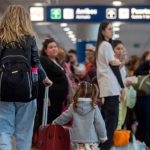 Afectada por la pérdida de poder adquisitivo, la clase media viaja menos, en tanto aumentan los viajes al exterior