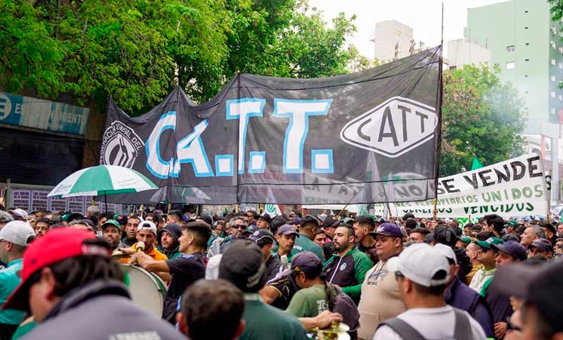 Transportistas de la CGT y las dos CTA se suman a las marchas por el Garrahan y San Cayetano