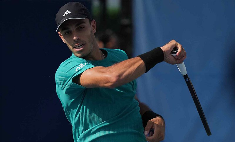 Cerúndolo venció a Etcheverry y se clasificó a octavos del ATP 1000 de Toronto