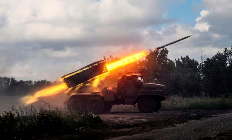 Rusia lanza un ataque grupal contra instalaciones militares de Ucrania