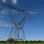 Privatización de Enarsa: Milei vende las acciones de la empresa que traslada energía de alta tensión en el país 