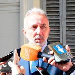 Tras la aceptación de la renuncia, el ex juez Bailaque quedó detenido en su casa con tobillera