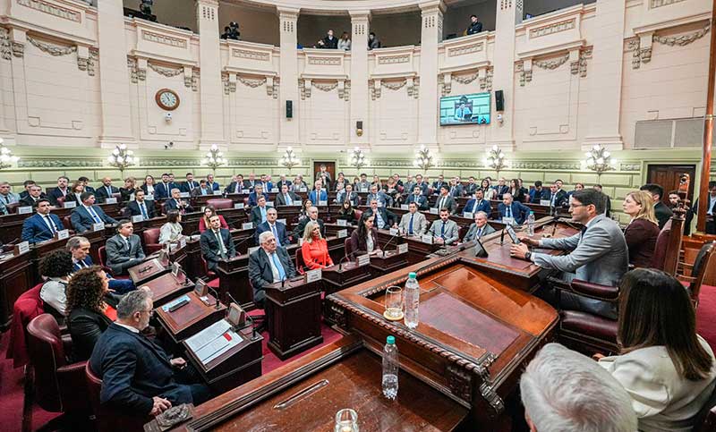 Polémicas, denuncias de privilegios y autoridades definidas: así empezó la Convención Reformadora de Santa Fe