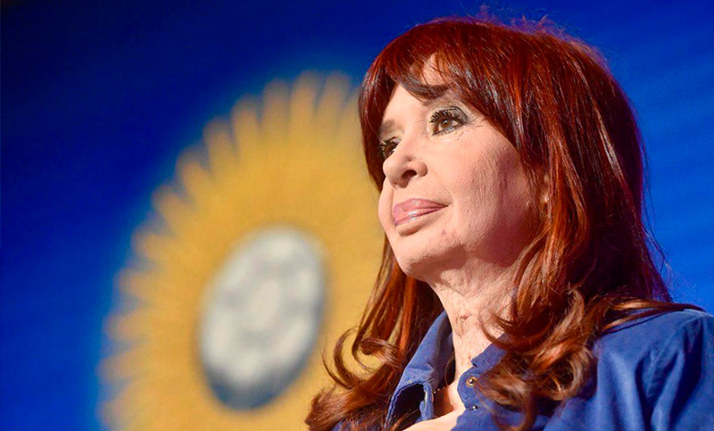 Día de la Independencia: Cristina Kirchner convocó a un Banderazo en Parque Lezama