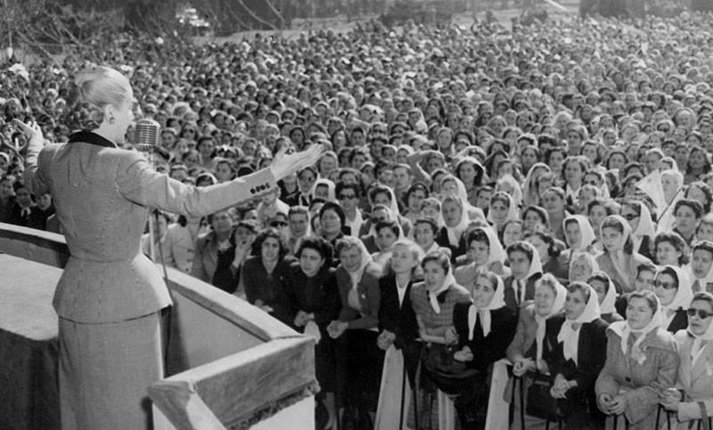A 73 años del “paso a la inmortalidad” de Evita, ese “arco iris de amor entre el pueblo y Perón”