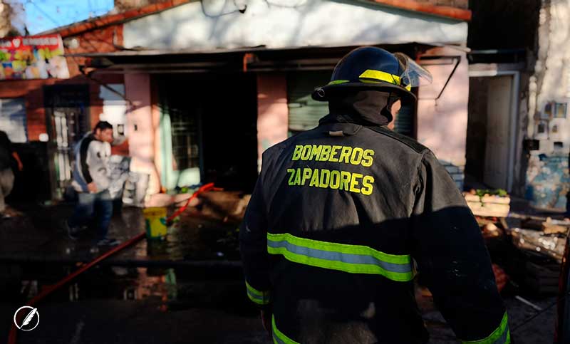 Un incendio generó grandes pérdidas en una verdulería en zona norte