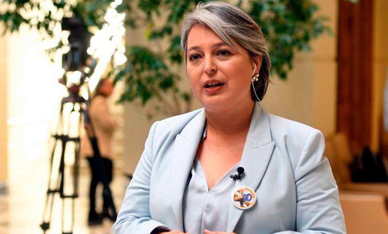 Revelaciones sobre un intento de golpe interno en Colombia y victoria de Jeannette Jara en las internas del oficialismo en Chile