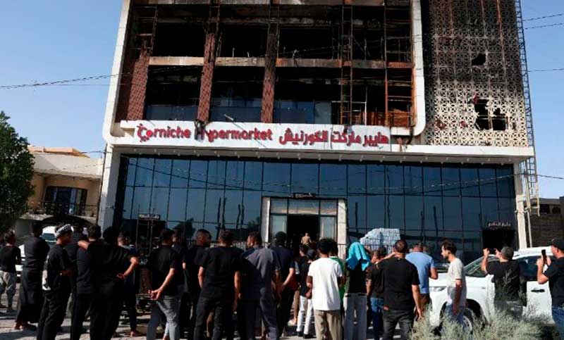 León XIV reza por las víctimas del incendio en Irak que dejó más de 60 muertos