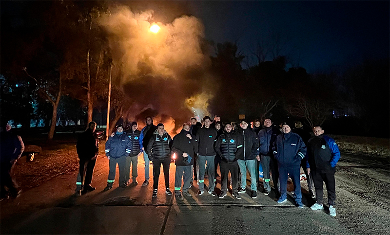 La petroquímica Río Tercero despidió a más de 120 trabajadores: hay protestas y presencia policial en la planta