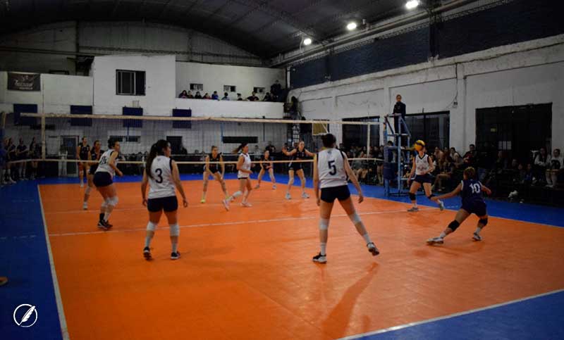 La Selección argentina sub 17 de voley femenino continúa con su preparación en Rosario
