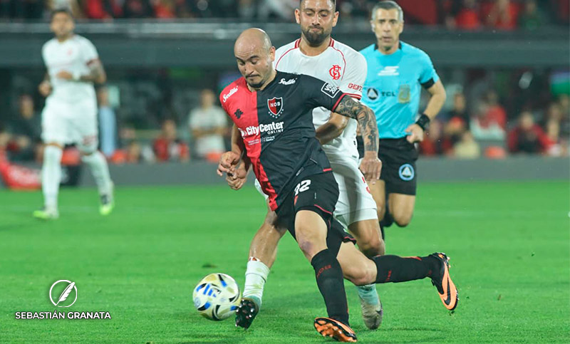 Newell’s no supo aguantar la ventaja, se lo dieron vuelta y cayó ante Barracas por 2 a 1