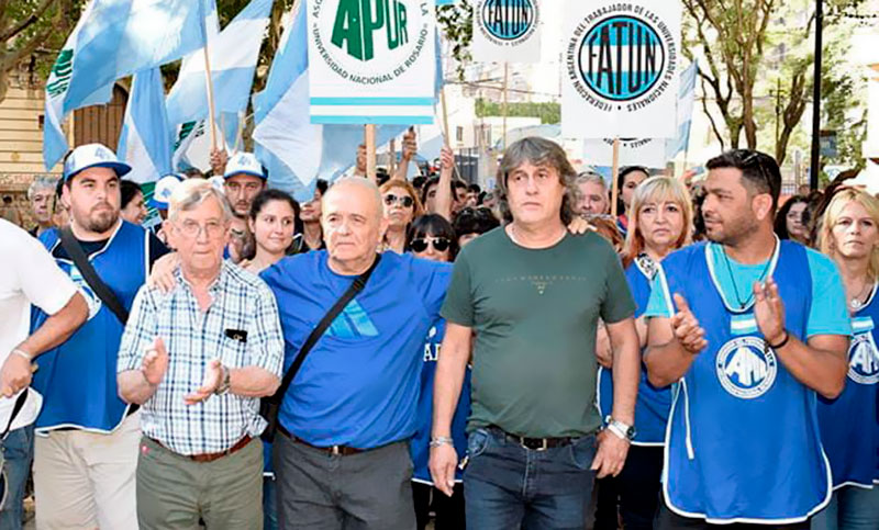 Los no docentes de la UNR están «unidos y alertas» por el aumento «paupérrimo» del Gobierno nacional