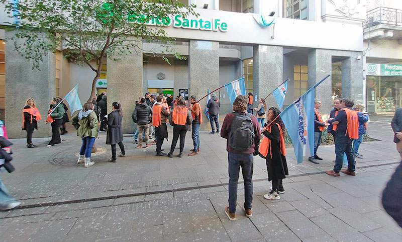 Está suspendida la atención al público en el Nuevo Banco de Santa Fe desde las 10 de este jueves por despidos