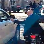 José Luis Espert podría enfrentar multa de hasta $717.500 por escapar del acto libertario en moto sin casco