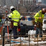 Sube el desempleo en Estados Unidos y los salarios aminoran su crecimiento