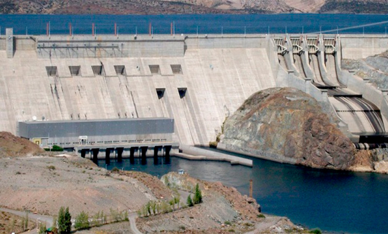 Advierten que las decisiones del Gobierno en materia energética comprometen a la Argentina por 30 años