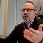 Intendente con coherencia cero: antes amaba el Procrear, pero hoy celebra su final