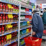 Pese a una mejora mensual, el consumo masivo sigue sin repuntar a comparación de 2024