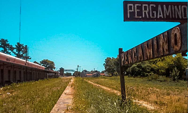Otra vez encuentran una avioneta misteriosa abandonada en un campo de la región