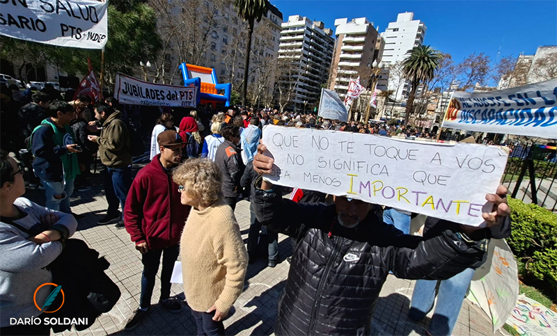 Masivo respaldo a la Emergencia en Discapacidad en la Plaza San Martín: «No tenemos que retroceder»