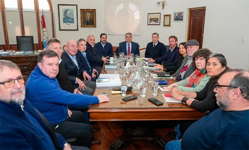 Hubo oferta paritaria a ATE y Upcn: Santa Fe propuso un aumento salarial del 7% para el segundo semestre 