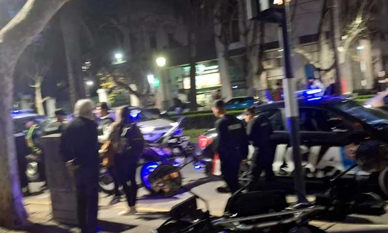 Todo por un pantalón: pelea de estudiantes secundarios terminó con dos detenidos