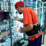 Por la suba del dólar, las alimenticias empezaron a remarcar y piden subas de hasta el 8%