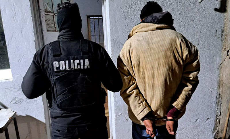 Barrio Ludueña: dos detenidos en una moto robada tras balear en una pierna a un chico de 17 años