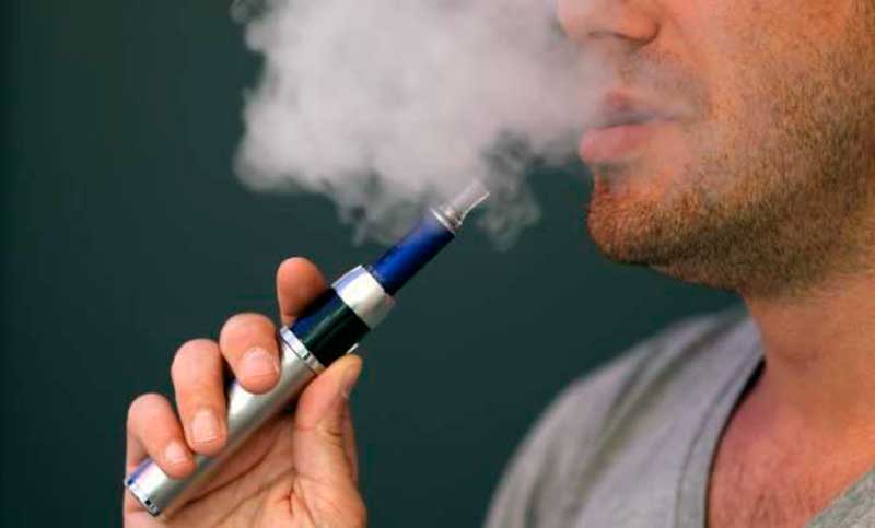 Impulsan la prohibición del uso de vapeadores en espacios libres de humo